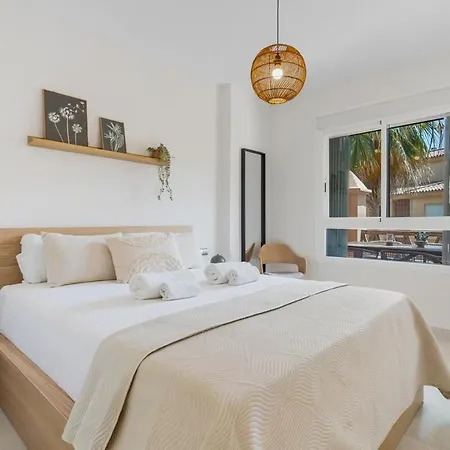 New Modern Apartment, 2br, Pool, Flores Del Golf *