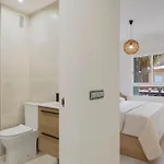 New Modern Apartment, 2br, Pool, Flores Del Golf Apartamento