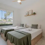 New Modern Apartment, 2br, Pool, Flores Del Golf