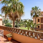 New Modern Apartment, 2br, Pool, Flores Del Golf * Sitio de Calahonda