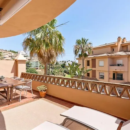 New Modern Apartment, 2br, Pool, Flores Del Golf Apartamento